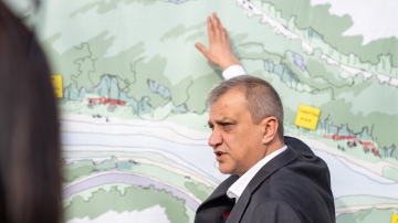 Младежи от Детски парламент поставиха началото на инициативата  Благоевград решава