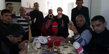 Потребителите в Центъра за лица с умствена изостаналост в Брежани се подготвят за Баба Марта