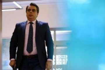 Бюджет 2022: Минимална заплата – 710 лв., данъците без промяна