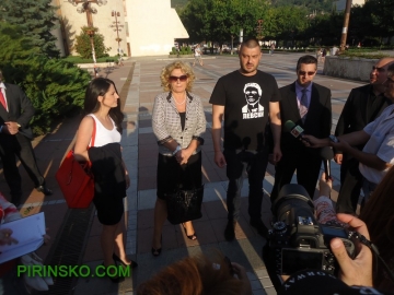 ГОРЕЩО! Протестна мрежа раздели Бареков с Календерска!