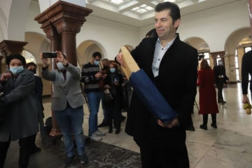 Кирил Петков влезе с 19 имена в прокуратурата