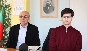 18-годишният Костадин Чучулайн от Банско е приет в три престижни университета в Европа и САЩ, но избира този в Оксфорд