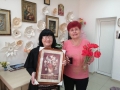 Зарадваха с картина и цветя Маргарита Петрова за 70-годишен юбилей