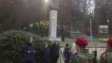 Свлачище зад сградата на Историческия музей в Благоевград залива с кал площад  Народни будители