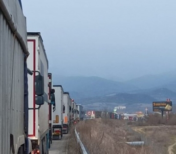 Хаос на ГКПП - Кулата! Колона от тирове чака с часове