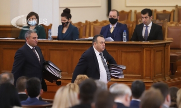 Трима вицепремиери и 11 министри на парламентарен контрол