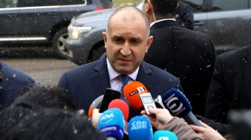 Радев кани Путин и Зеленски да преговарят в България