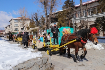 Шествие от каруци за Тодоровден в Банско (снимки)