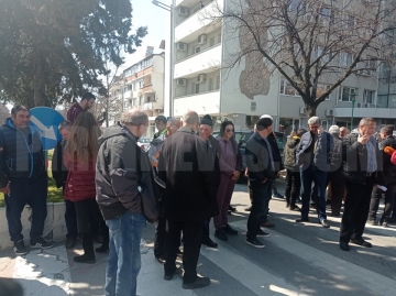 Животновъди от Сандански излязоха на протест