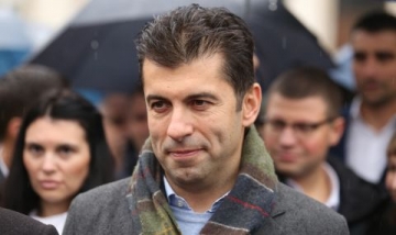 Българското общество оцени управлението на Кирил Петков с три и половина, акцията срещу Бойко – провал