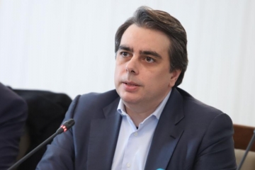 Образувано е досъдебно производство срещу министър Асен Василев