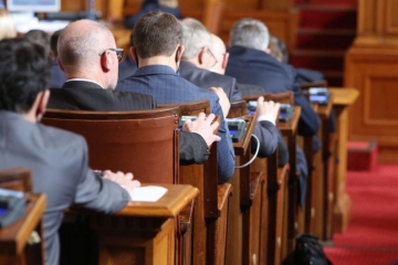 Депутатите отхвърлиха искането парламентът да обявява извънредна епидемична обстановка