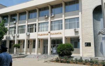 Скочиха заплатите на съдии и прокурори