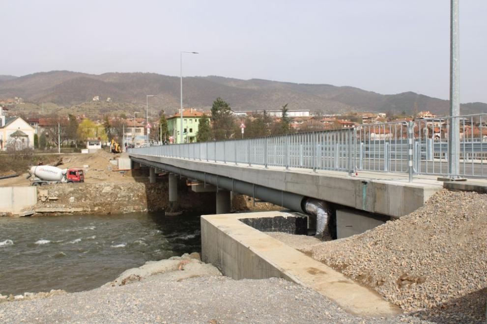 Новият мост над река Струма при Симитли е готов (СНИМКИ)
