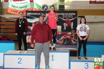 Забъркаха в зле скалъпен скандал примата на петричката борба Е. Николова