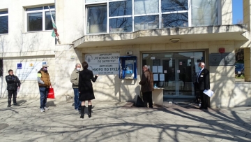Рекорд! 24 млади хора в оспорвана битка за 1 нископлатено място в Бюрото по труда в Благоевград