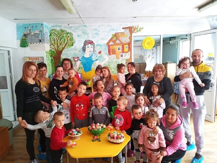 Великденско настроение създадоха най - малките жители на община Струмяни
