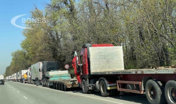 Превозвачите на национален протест! Гигантска колона от камиони пред входа на София