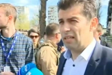 Петков от Украйна: България няма да плаща за газ в рубли