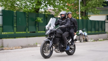 Кметът Илко Стоянов пристигна на две гуми за откриването на Мотосезон 2022 в Благоевград