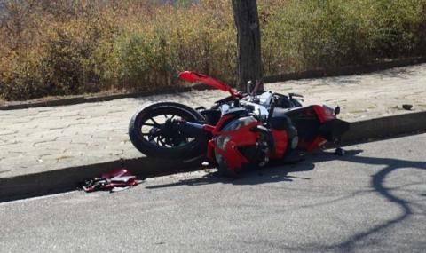 Млад моторист загина в катастрофа