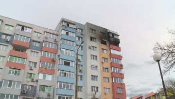 Половин година след големия пожар в кв. Струмско - Защо хората все още не могат да започнат да ремонтират домовете си