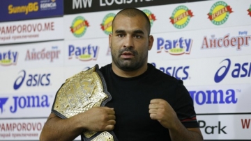 Българският боец в UFC Благой Иванов - Багата се завърна с успех в октагона
