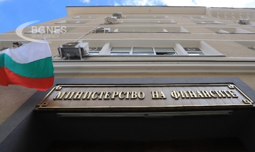 Продължават разговорите в коалицията за антикризисните мерки