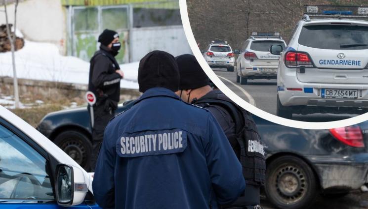 Гранична полиция залови бежанци край село Градево