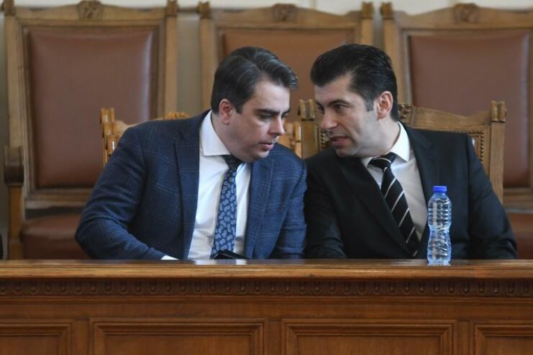 Правителството обяви пред работодателските организации и синдикатите какви компенсации предлага