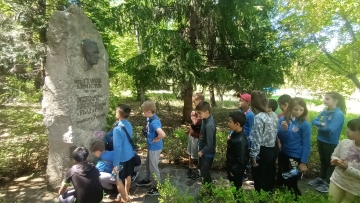 Деца учат сред природата! Откритият урок се проведе в Горски разсадник  Старият яз  край Брезник