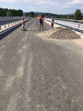 Внимание шофьори! Мостът над река Места подаде, затвориха пътя Хаджидимово - Блатска