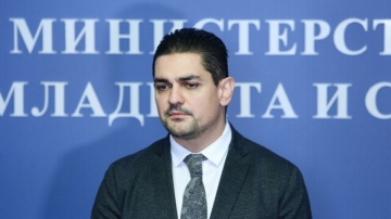Радостин Василев подаде оставка като министър на спорта