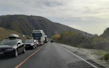 Внимание: Предупредиха за падане на камъни по Е-79
