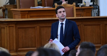 ГЕРБ, ДПС и  Възраждане  внесоха искане за оставката на Никола Минчев като председател на НС
