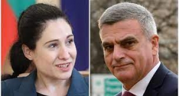 ТЕЖЪК УДАР: Съоснователката на партията на Янев го напусна в деня на учредяването
