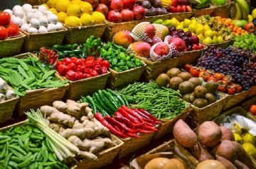 Зарзаватът поевтиня, млечните продукти поскъпнаха