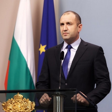 Радев започва консултации с партиите за нов мандат