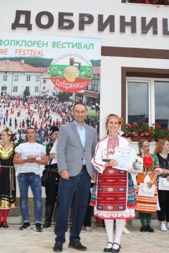 Стотици пяха и се веселиха на фестивала  Шарена стомна 2022  в Добринище