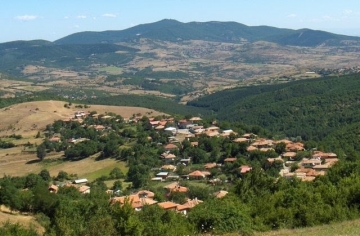 В благоевградското село Габрово още чуват камбаните на храм, зарит от 5 века