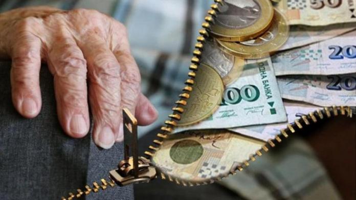 Схемата Петков прецака пенсионерите: Взимат по-малко пари от очакваното