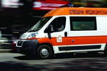 Жена пострада при челен сблъсък между две коли в благоевградския кв.  Струмско