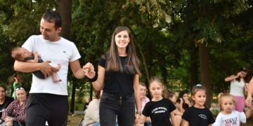 Новородено поведе хорото в Благоевград!