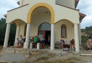 Церово почете Свети Пантелеймон в новата църква