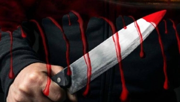 Англичанин наръга жена си и пробва да се самоубие
