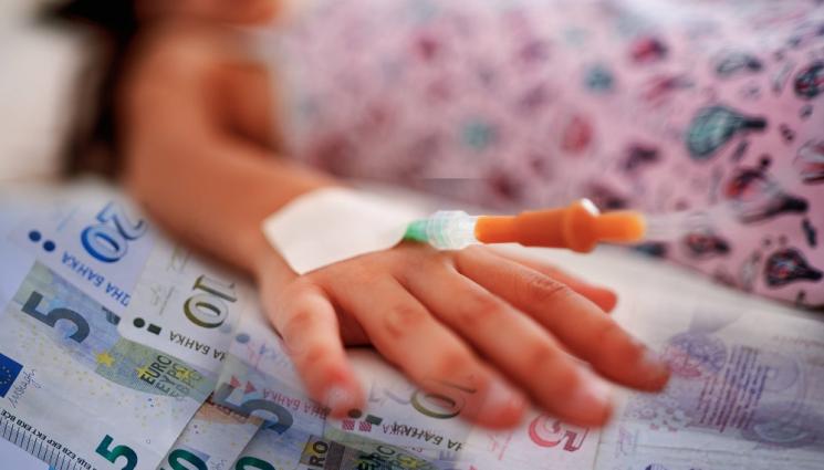 АБСУРДНО: Одрусаха с 450 евро родители за лечение на детето им в Слънчака