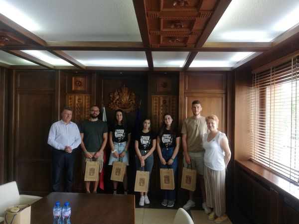 Студенти се срещнаха с кмета Иван Кадев