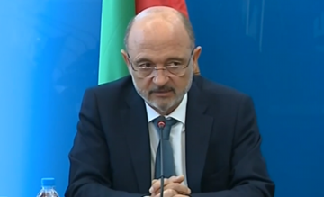 Намаляват ковид карантината за ваксинирани