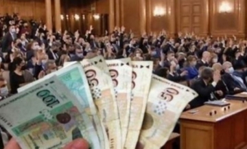 Нови по-високи заплати за президента и служебния кабинет