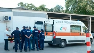 След катастрофата на Тракия: Пет линейки с деца потеглиха към Калотина